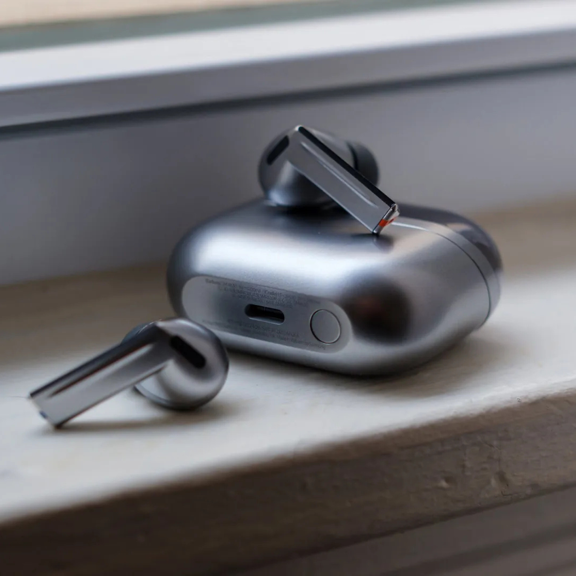 Samsung Galaxy Buds3 Pro R630 Wireless Charging Earbuds